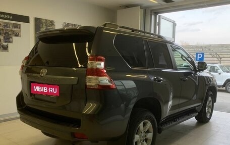 Toyota Land Cruiser Prado 150 рестайлинг 2, 2016 год, 4 300 000 рублей, 4 фотография