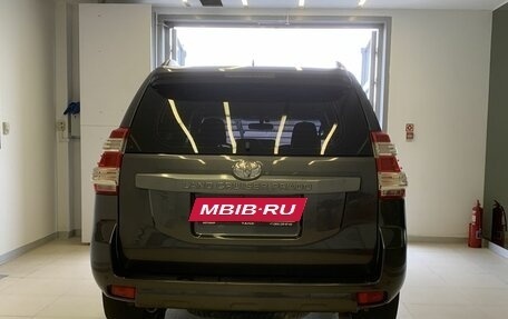 Toyota Land Cruiser Prado 150 рестайлинг 2, 2016 год, 4 300 000 рублей, 5 фотография