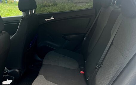 Hyundai Solaris II рестайлинг, 2013 год, 520 000 рублей, 19 фотография