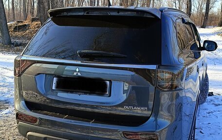 Mitsubishi Outlander III рестайлинг 3, 2014 год, 1 850 000 рублей, 5 фотография