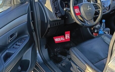 Mitsubishi Outlander III рестайлинг 3, 2014 год, 1 850 000 рублей, 14 фотография