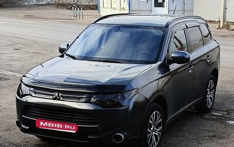 Mitsubishi Outlander III рестайлинг 3, 2014 год, 1 850 000 рублей, 27 фотография