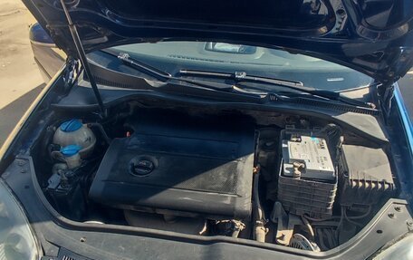 Volkswagen Golf V, 2004 год, 450 000 рублей, 12 фотография