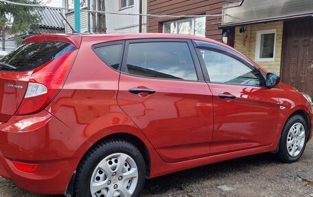 Hyundai Solaris II рестайлинг, 2012 год, 700 000 рублей, 3 фотография