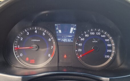 Hyundai Solaris II рестайлинг, 2012 год, 700 000 рублей, 6 фотография