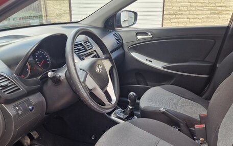 Hyundai Solaris II рестайлинг, 2012 год, 700 000 рублей, 5 фотография