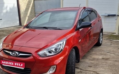 Hyundai Solaris II рестайлинг, 2012 год, 700 000 рублей, 9 фотография