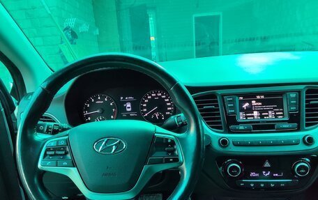 Hyundai Solaris II рестайлинг, 2017 год, 1 150 000 рублей, 7 фотография