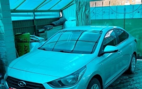 Hyundai Solaris II рестайлинг, 2017 год, 1 150 000 рублей, 2 фотография