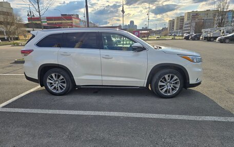Toyota Highlander III, 2014 год, 2 600 000 рублей, 1 фотография
