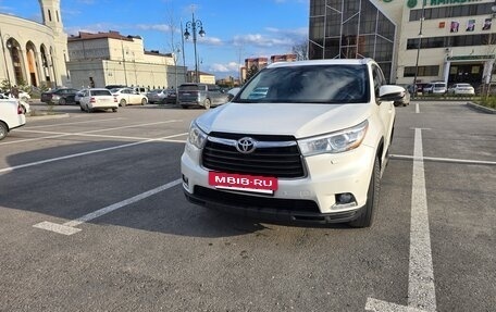 Toyota Highlander III, 2014 год, 2 600 000 рублей, 6 фотография
