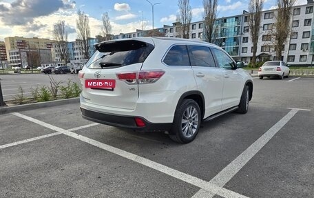 Toyota Highlander III, 2014 год, 2 600 000 рублей, 5 фотография