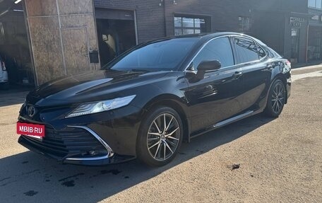 Toyota Camry, 2021 год, 3 500 000 рублей, 2 фотография