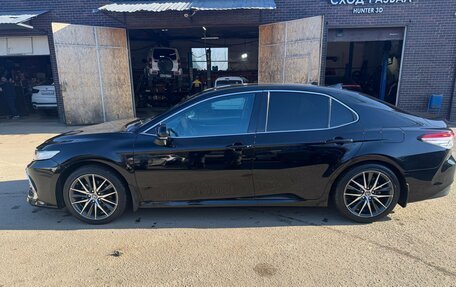 Toyota Camry, 2021 год, 3 500 000 рублей, 4 фотография