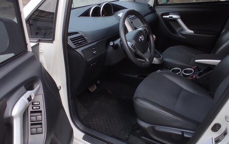 Toyota Verso I, 2012 год, 1 430 000 рублей, 9 фотография