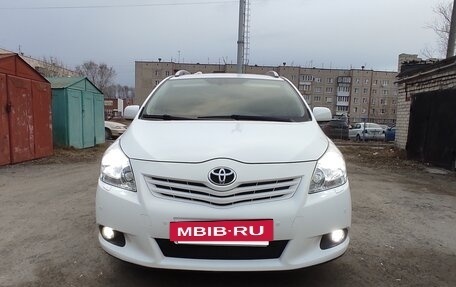 Toyota Verso I, 2012 год, 1 430 000 рублей, 2 фотография