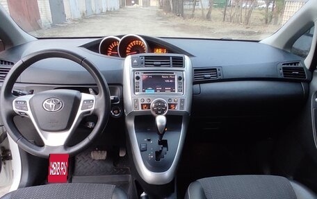 Toyota Verso I, 2012 год, 1 430 000 рублей, 17 фотография