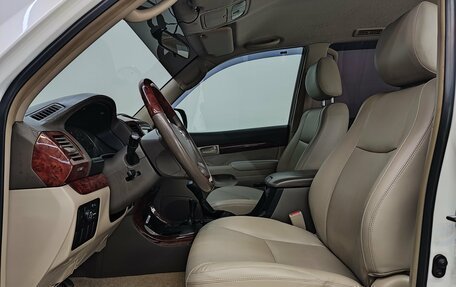 Toyota Land Cruiser Prado 120 рестайлинг, 2004 год, 1 975 000 рублей, 15 фотография