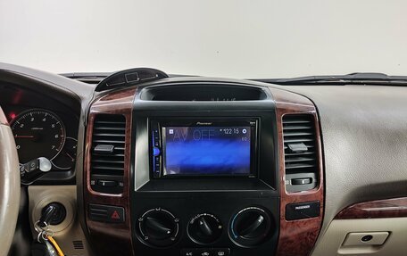 Toyota Land Cruiser Prado 120 рестайлинг, 2004 год, 1 975 000 рублей, 11 фотография