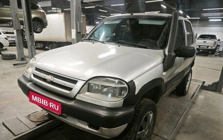 Chevrolet Niva I рестайлинг, 2003 год, 250 000 рублей, 1 фотография