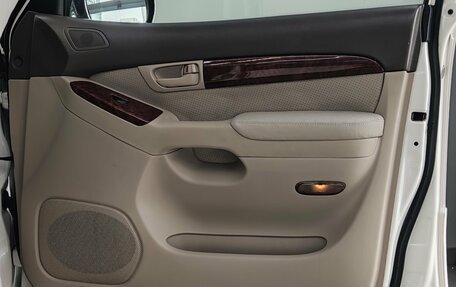 Toyota Land Cruiser Prado 120 рестайлинг, 2004 год, 1 975 000 рублей, 28 фотография