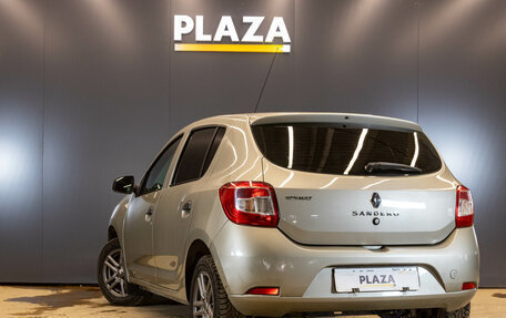 Renault Sandero II рестайлинг, 2015 год, 689 000 рублей, 4 фотография