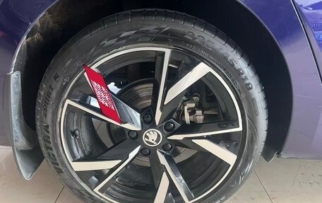 Skoda Octavia IV, 2022 год, 1 600 000 рублей, 20 фотография