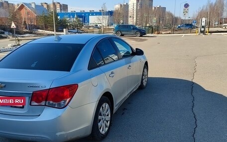 Chevrolet Cruze II, 2011 год, 710 000 рублей, 4 фотография