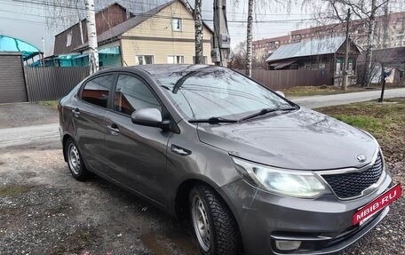KIA Rio III рестайлинг, 2015 год, 930 000 рублей, 3 фотография