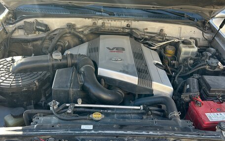 Toyota Land Cruiser 100 рестайлинг 2, 2006 год, 2 080 000 рублей, 9 фотография