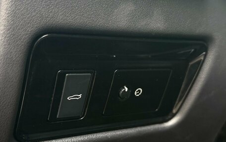 Jaguar XE I рестайлинг, 2015 год, 1 599 000 рублей, 11 фотография