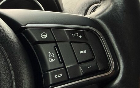 Jaguar XE I рестайлинг, 2015 год, 1 599 000 рублей, 17 фотография