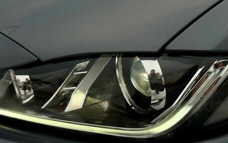 Jaguar XE I рестайлинг, 2015 год, 1 599 000 рублей, 28 фотография