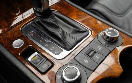 Volkswagen Touareg III, 2012 год, 3 049 000 рублей, 25 фотография