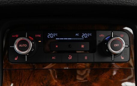 Volkswagen Touareg III, 2012 год, 3 049 000 рублей, 24 фотография