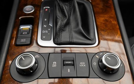 Volkswagen Touareg III, 2012 год, 3 049 000 рублей, 27 фотография