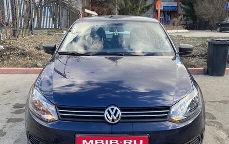 Volkswagen Polo VI (EU Market), 2014 год, 800 000 рублей, 1 фотография
