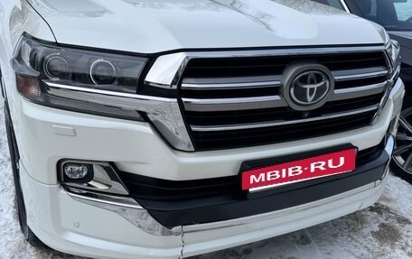 Toyota Land Cruiser 200, 2019 год, 7 499 000 рублей, 3 фотография