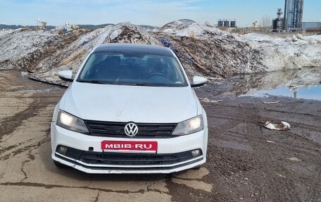 Volkswagen Jetta VI, 2016 год, 700 000 рублей, 1 фотография