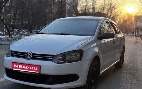 Volkswagen Polo VI (EU Market), 2015 год, 450 000 рублей, 2 фотография