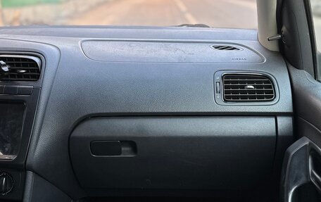 Volkswagen Polo VI (EU Market), 2015 год, 450 000 рублей, 18 фотография