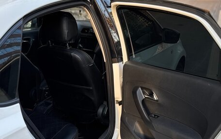 Volkswagen Polo VI (EU Market), 2015 год, 450 000 рублей, 17 фотография