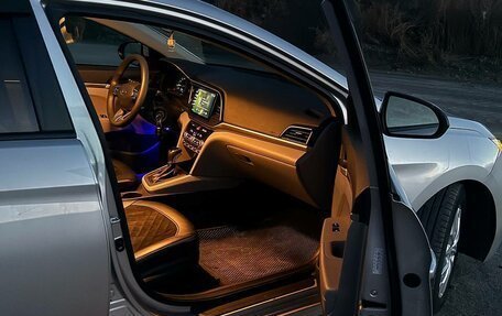 Hyundai Elantra VI рестайлинг, 2019 год, 1 600 000 рублей, 6 фотография