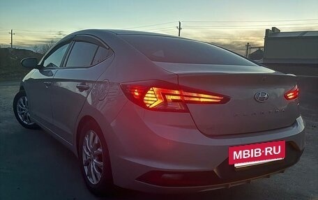 Hyundai Elantra VI рестайлинг, 2019 год, 1 600 000 рублей, 4 фотография