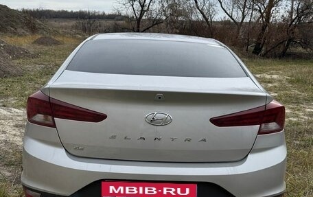 Hyundai Elantra VI рестайлинг, 2019 год, 1 600 000 рублей, 10 фотография