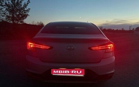 Hyundai Elantra VI рестайлинг, 2019 год, 1 600 000 рублей, 5 фотография