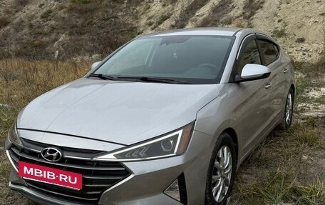 Hyundai Elantra VI рестайлинг, 2019 год, 1 600 000 рублей, 9 фотография