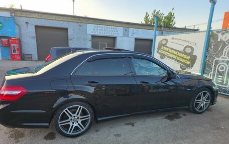 Mercedes-Benz E-Класс, 2011 год, 1 500 000 рублей, 6 фотография