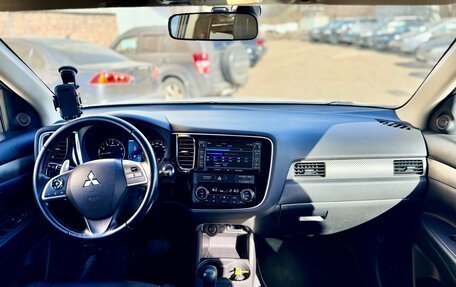 Mitsubishi Outlander III рестайлинг 3, 2014 год, 2 200 000 рублей, 8 фотография