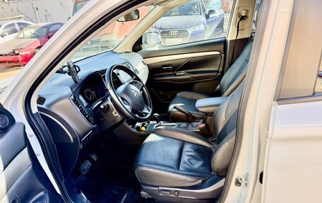 Mitsubishi Outlander III рестайлинг 3, 2014 год, 2 200 000 рублей, 10 фотография